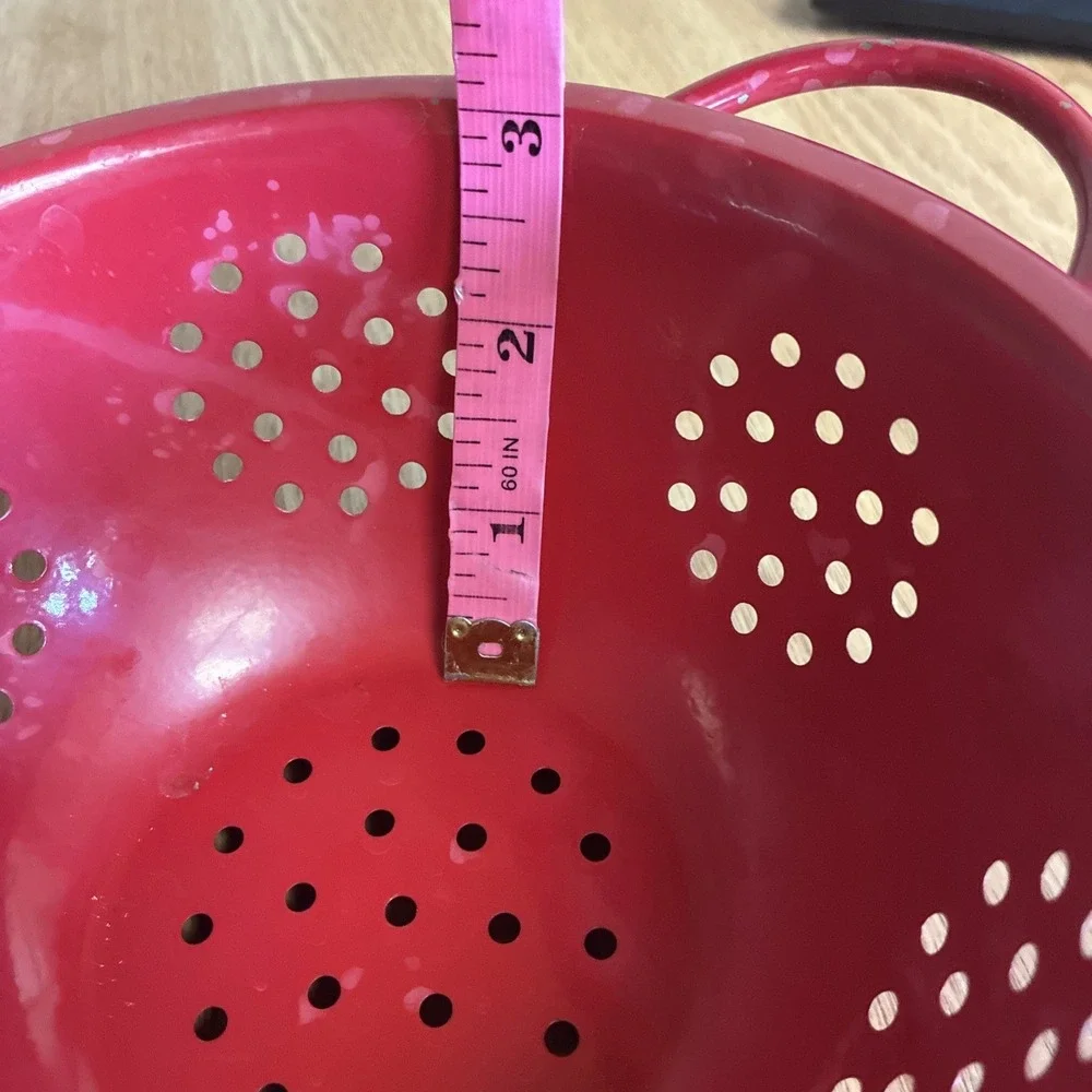 Colander‎ Red 6